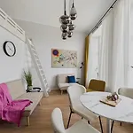 Modernist Loft Studio In Old Town